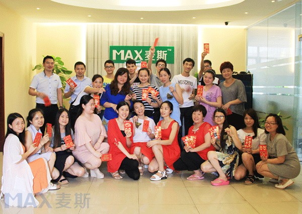 端午佳節龍舟競 麥斯環保粽子情